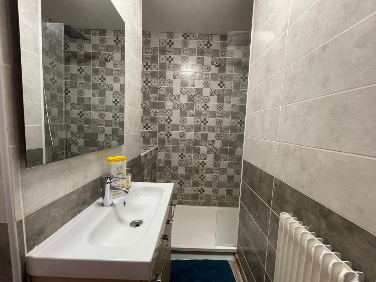 116 Chic & Cosy Grand Appart Moderne 65M2 Hypercentre Wifi Smart Tv Netflix Apartment Saint-Etienne  Ngoại thất bức ảnh